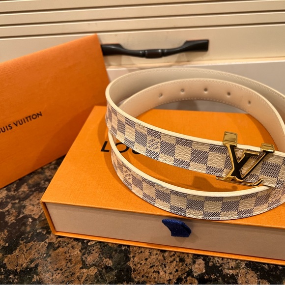 Louis Vuitton Authentic women’s Azur LV belt size 80/32 - Picture 4 of 6